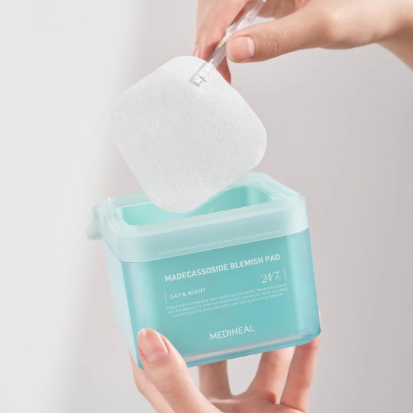 Nước Hoa Hồng Mediheal Dạng Miếng Toner Pad Madecassoside Blemish Pad - Xanh ngọc (100 miếng)