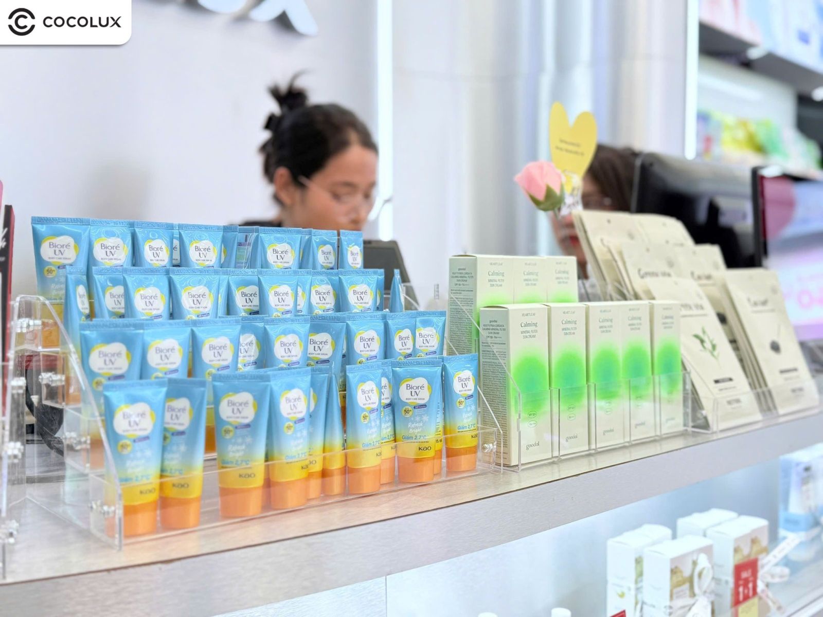 Cửa hàng Cocolux Royal City với không gian mua sắm khang trang, hiện đại sẵn sàng phục vụ khách hàng